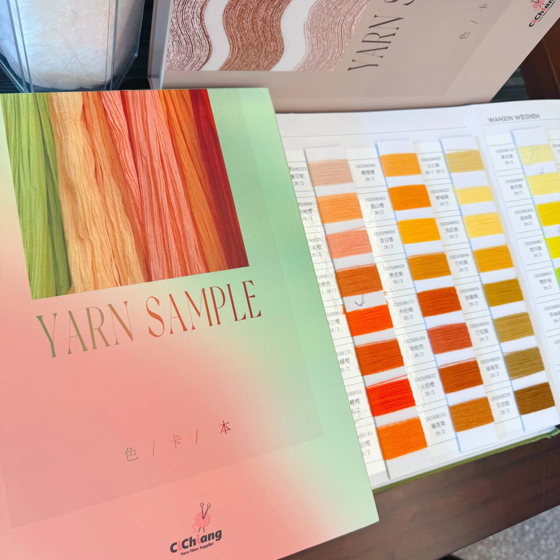 Hilo de lana merino 100 % de 26 Nm/2 para tejer a máquina, 12 g, 270 colores, disponible en stock, para hilar suéteres de moda en China.